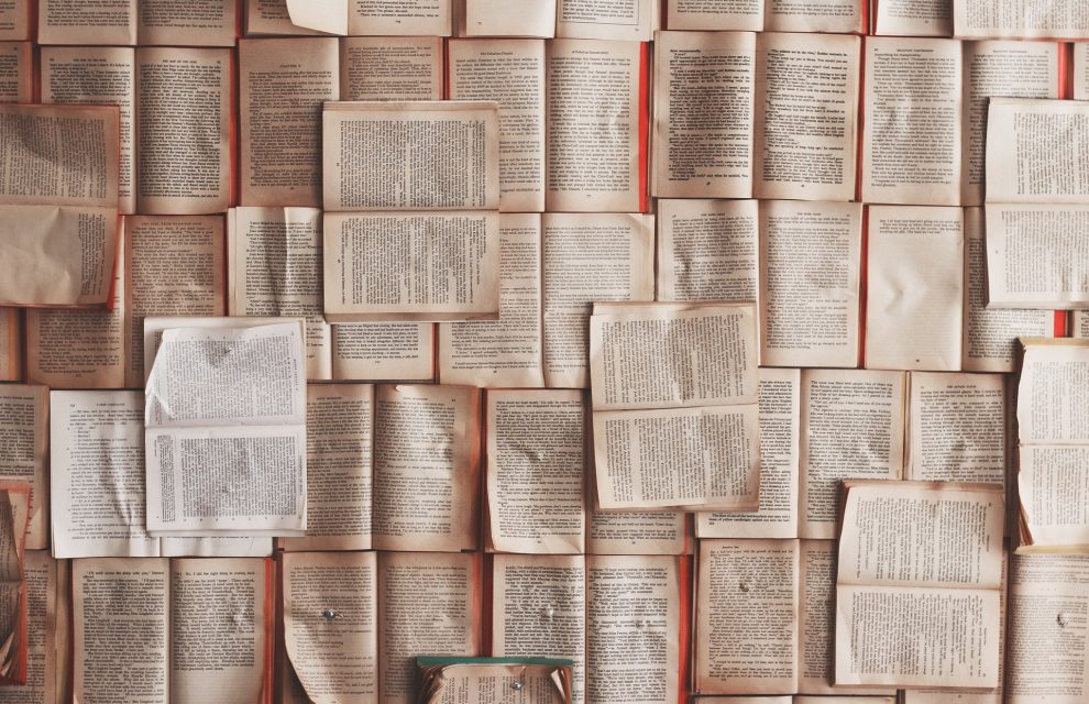 Quelles mentions légales obligatoires doivent apparaître dans un livre ?